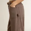 Pantalon femme en mélange de laine à micro-chevrons marron clair