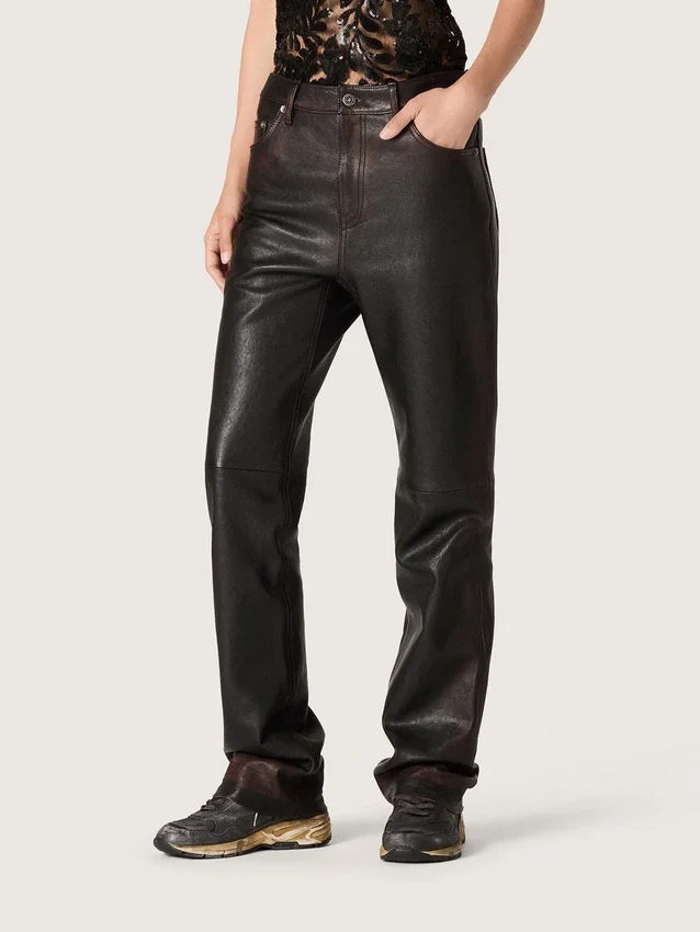 Pantalon pour femme en nappa bordeaux foncé à la finition vintage