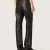 Pantalon pour femme en nappa bordeaux foncé à la finition vintage