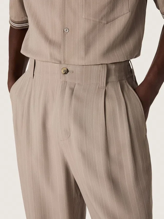 Pantalon pour homme en mélange de laine grise à motif à fines rayures