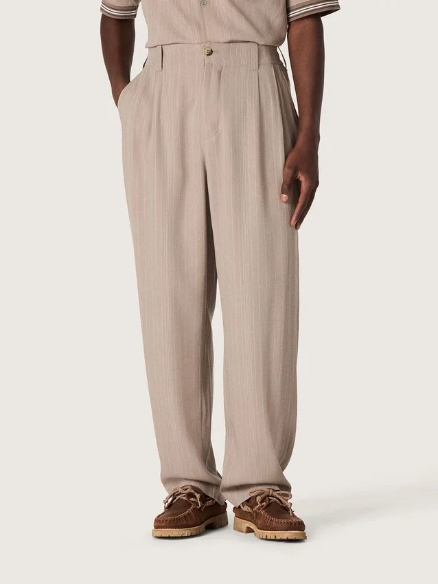 Pantalon pour homme en mélange de laine grise à motif à fines rayures