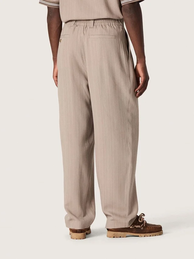 Pantalon pour homme en mélange de laine grise à motif à fines rayures
