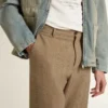 Pantalon sur mesure en mélange de lin à motif chevrons couleur sable