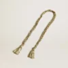 Pendentif en tissu tressé gris tourterelle avec chaîne en laiton