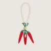 Pendentif piment en crochet de coton avec chaîne en crochet blanc