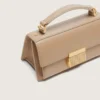 Petit sac Venezia en cuir beige à nervures avec détails dorés