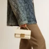 Petit sac Venezia en cuir gaufré couleur beurre avec détails dorés