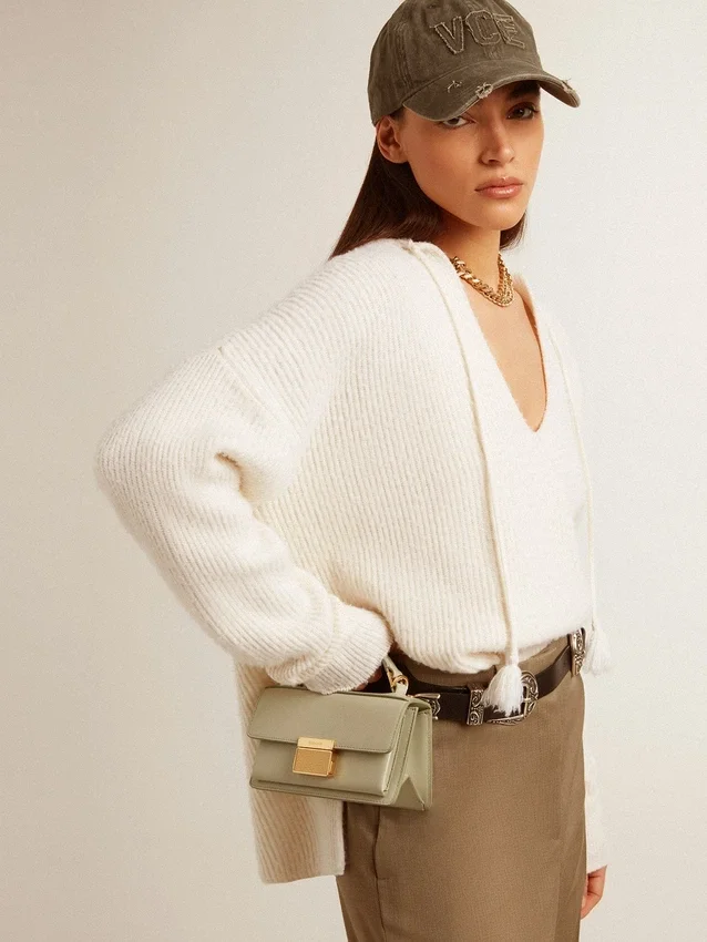 Petit sac Venezia en cuir grainé gris minéral avec détails dorés