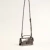 Petit sac Venezia en cuir métallisé gris anthracite avec des détails noirs