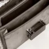 Petit sac Venezia en cuir métallisé gris anthracite avec des détails noirs