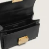 Petit sac Venezia en cuir noir gaufré avec détails dorés