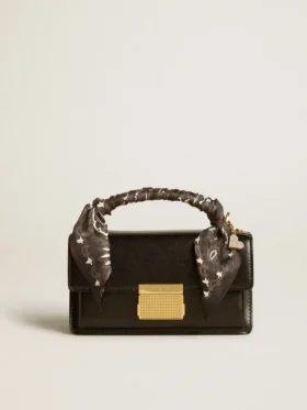 Petit sac Venezia en cuir noir gaufré avec foulard en soie et breloque