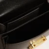 Petit sac Venezia en cuir noir rigide avec foulard en soie