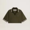 Polo court pour femme en jersey vert militaire avec broderie