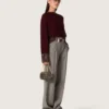 Pull à col rond pour femme en laine bordeaux avec broderie en strass