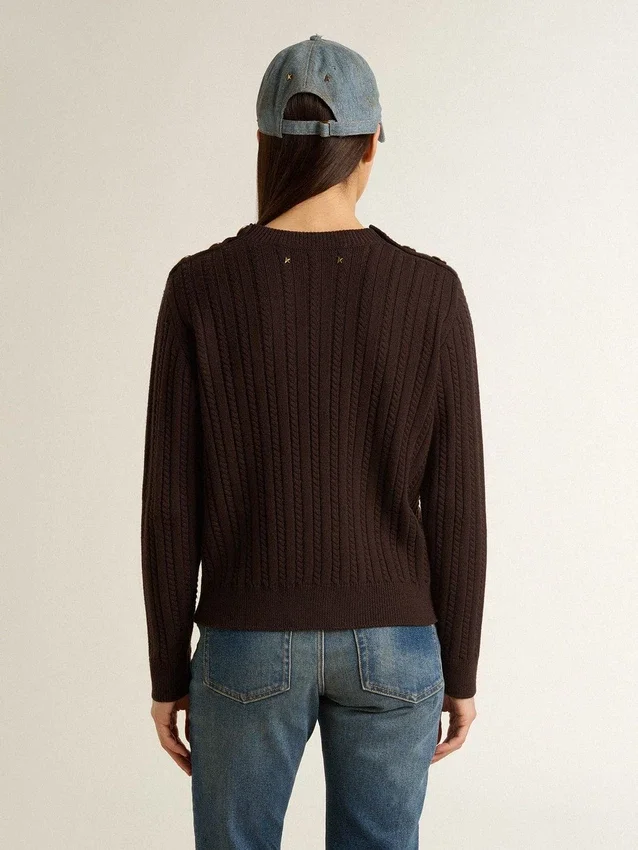 Pull à col rond pour femme en mélange de laine avec boutons dorés