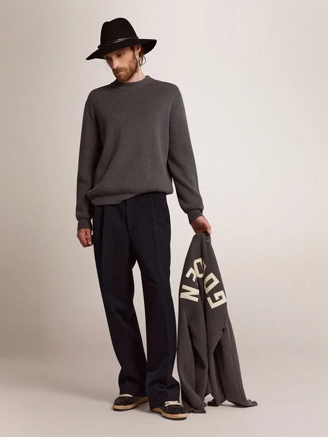 Pull à col rond pour homme en coton gris foncé avec logo dans le dos