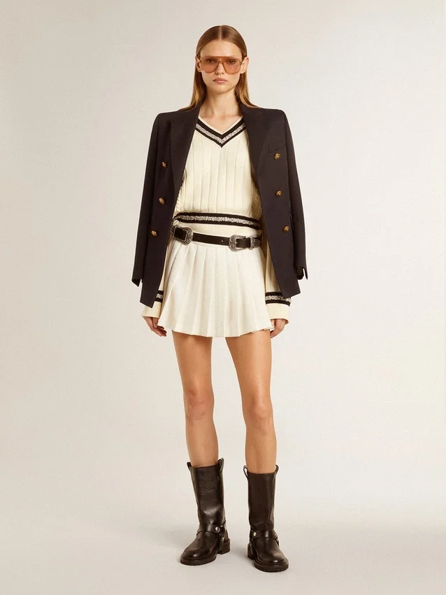 Pull court pour femme à motif torsadé, avec bords-côtes bleus et cristaux