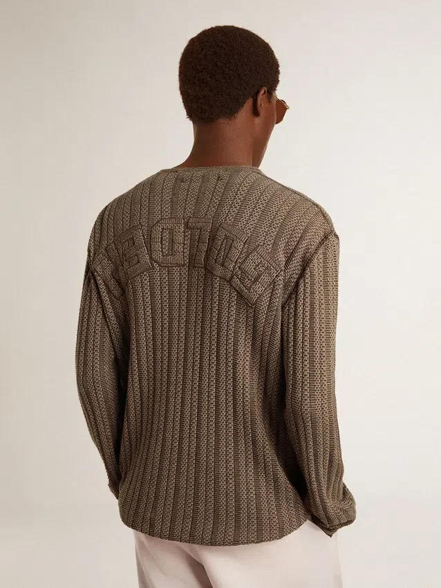 Pull pour homme couleur travertin avec inscription « Golden » en patch dans le dos