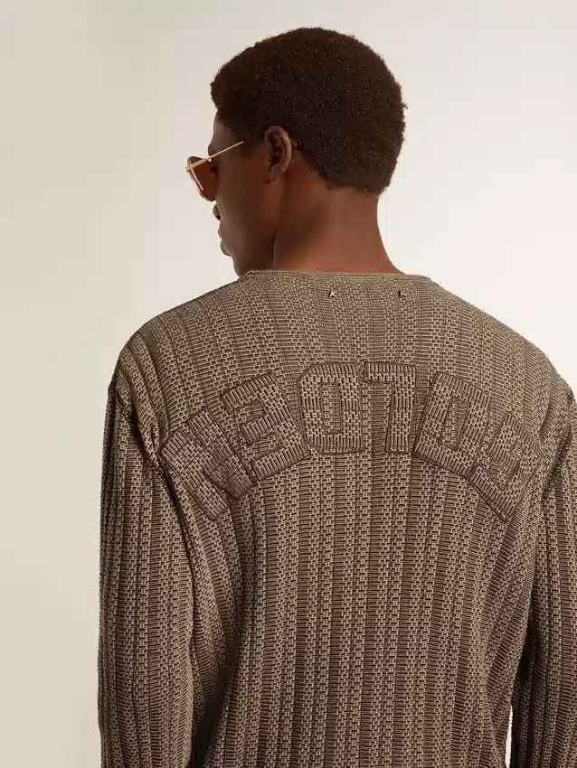 Pull pour homme couleur travertin avec inscription « Golden » en patch dans le dos