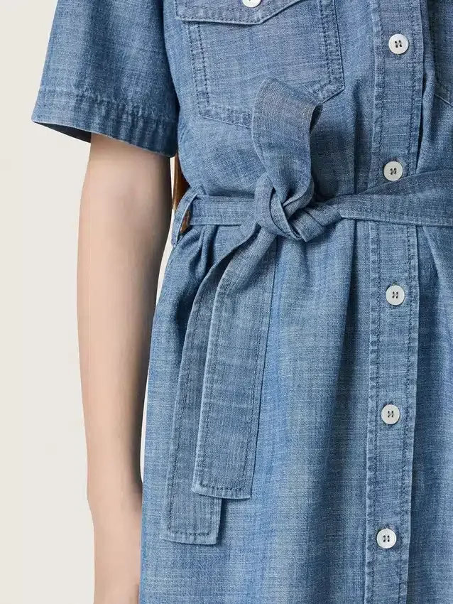 Robe-chemise à manches courtes pour fille « Journey » en chambray de coton bleu clair avec écusson brodé