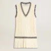 Robe-débardeur en coton blanc délavé pour femme, avec bordures côtelées bleu foncé et cristaux