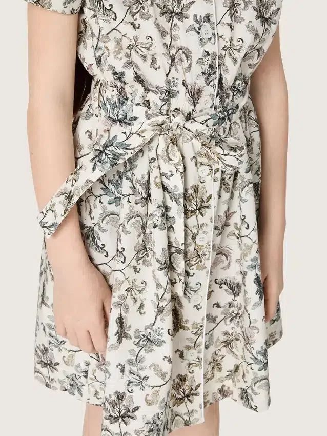 Robe pour fille « Journey » en toile de coton blanche à imprimé floral vert