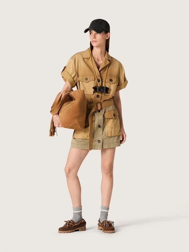Robe safari pour femme en coton beige et vert militaire avec de grandes poches