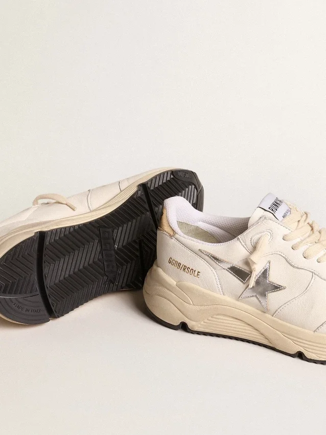 Running Sole en cuir nappa avec étoile argentée et languette de talon en cuir doré