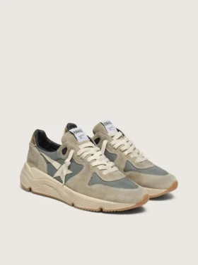 Running Sole en daim gris avec étoile blanche et languette de talon blanche