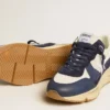Running Sole en mesh crème et cuir bleu, ornée d’une étoile en cuir blanc