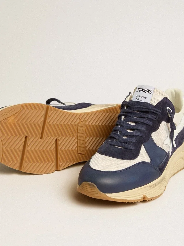Running Sole en mesh crème et cuir bleu, ornée d’une étoile en cuir blanc