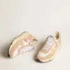 Running Sole pour femme en mesh et daim, avec étoile rose et languette de talon argentée