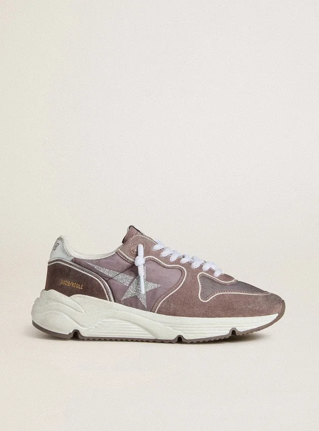 Running Sole pour femme en nylon et daim lavande, ornée d’une étoile imprimée et d’une languette de talon en cuir argenté