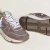 Running Sole pour femme en nylon et daim lavande, ornée d’une étoile imprimée et d’une languette de talon en cuir argenté