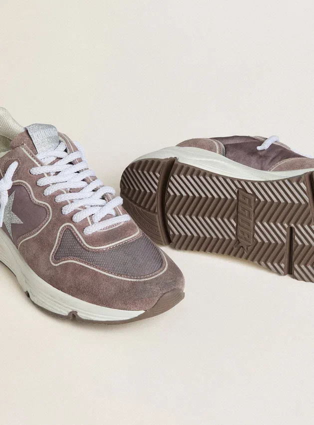 Running Sole pour femme en nylon et daim lavande, ornée d’une étoile imprimée et d’une languette de talon en cuir argenté