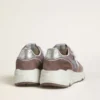 Running Sole pour femme en nylon et daim lavande, ornée d’une étoile imprimée et d’une languette de talon en cuir argenté