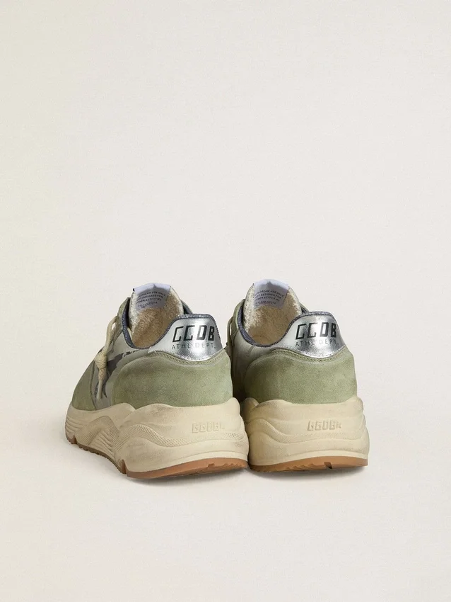 Running Sole pour homme en nylon vert sauge et daim, ornée d’une étoile noire imprimée