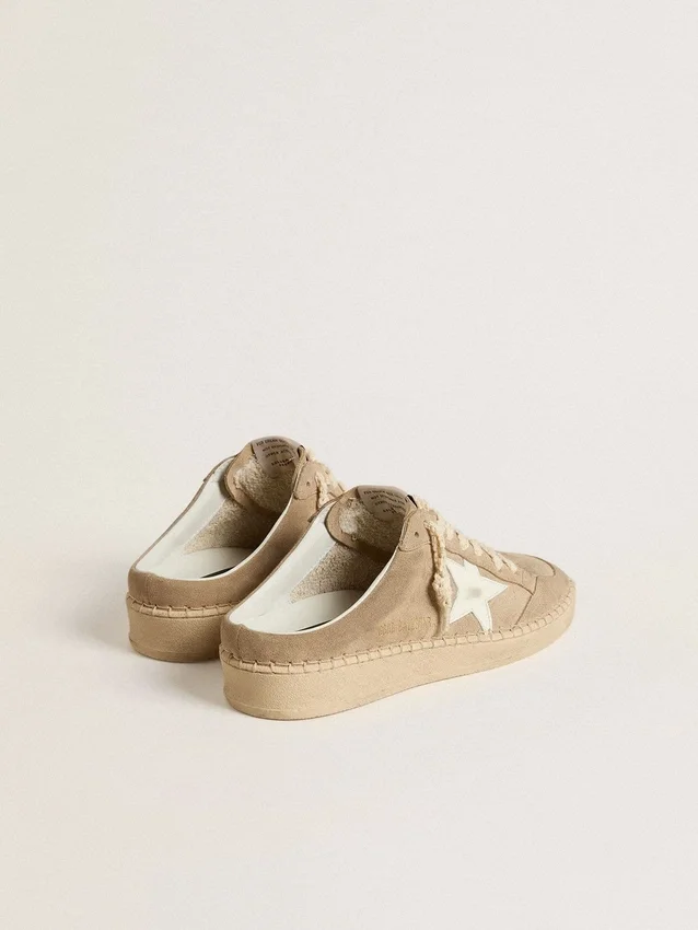 Sabot Ball Star pour femme en daim beige avec étoile en cuir blanc