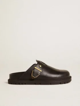 Sabot Lucy pour femme en cuir noir brillant avec boucle métallique dorée