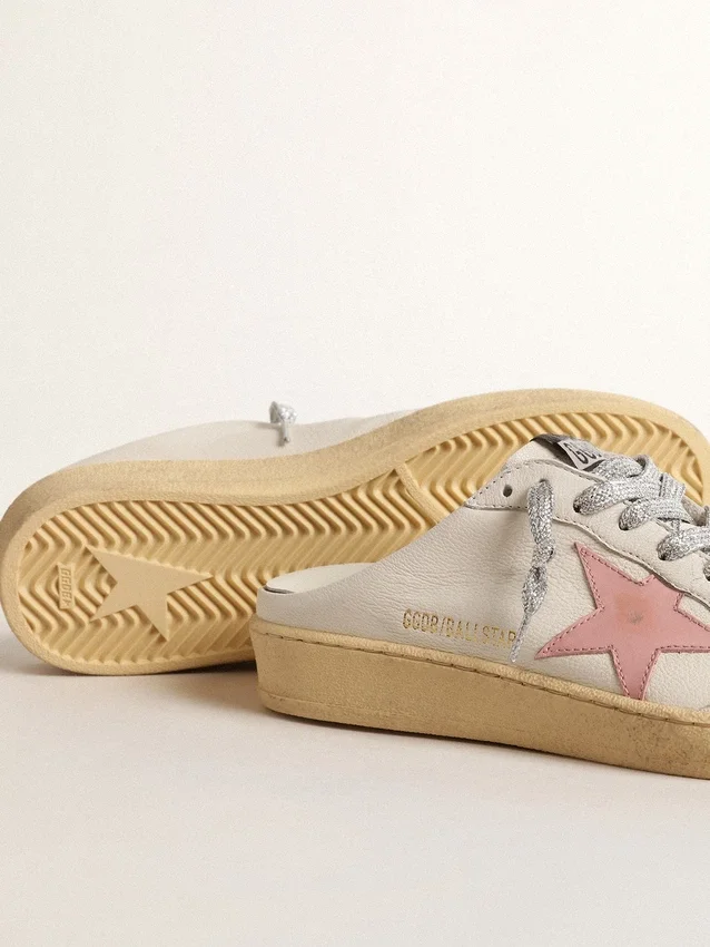 Sabots Ball Star en nappa blanc ornés d’une étoile en cuir vieux rose