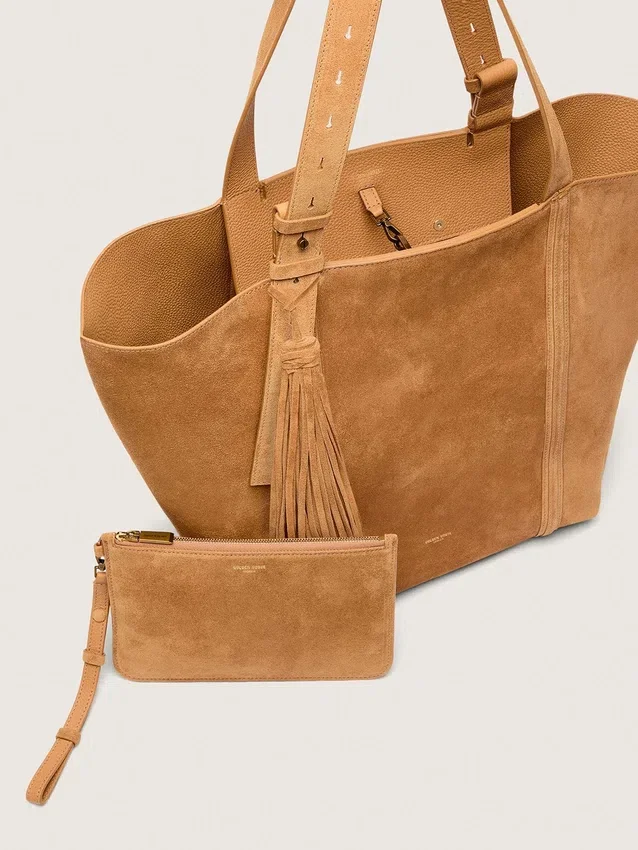 Sac 24/7 East West en daim couleur camel avec franges