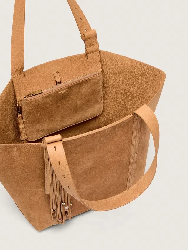 Sac 24/7 East West en daim couleur camel avec franges
