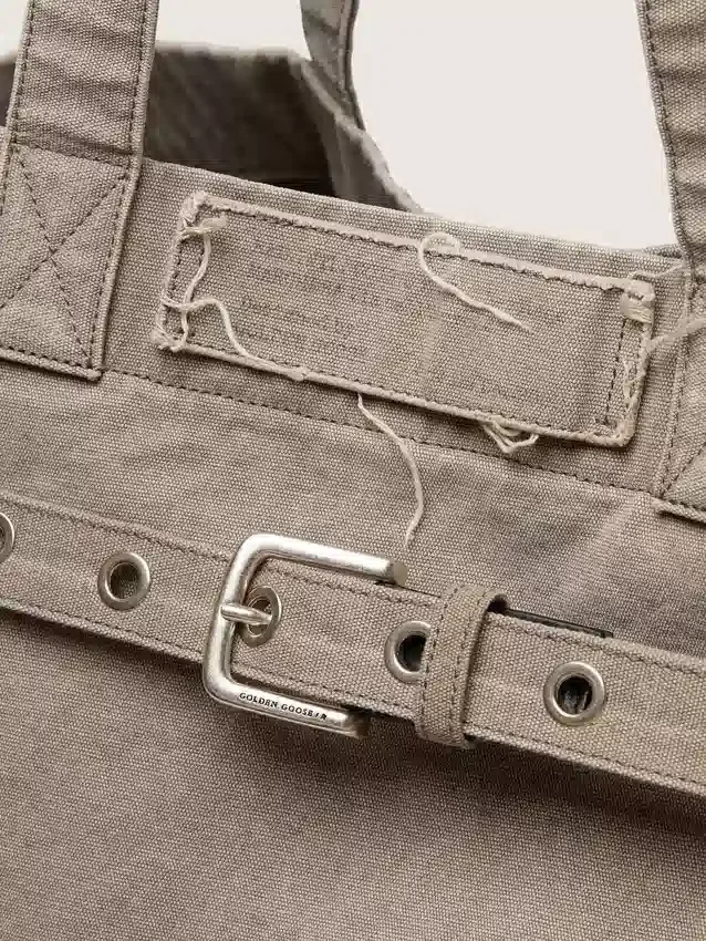 Sac fourre-tout en toile anthracite avec broderies et détails argent vieilli