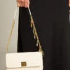Sac Gioia en cuir gaufré couleur beurre avec détails dorés
