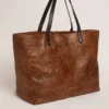 Sac Pasadena en cuir martelé à imprimé léopard et anses noires contrastantes