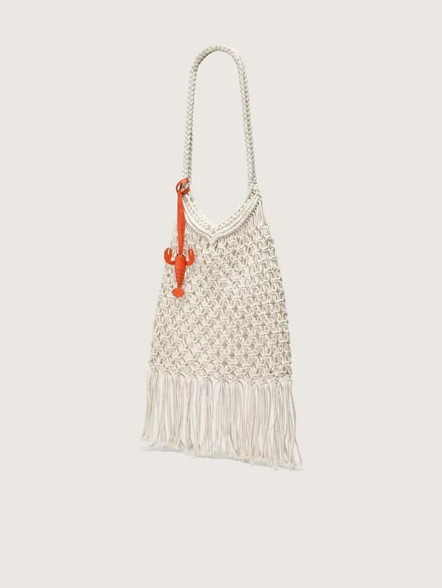 Sac pour femme en macramé, en coton couleur beurre, orné d’un pendentif en cuir en forme de homard
