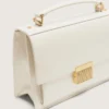 Sac Venezia en cuir gaufré couleur beurre avec détails dorés