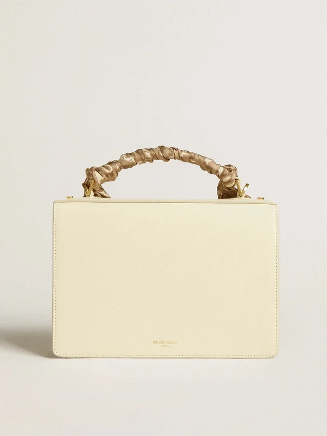 Sac Venezia en cuir gaufré couleur beurre avec foulard en soie