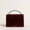 Sac Venezia en cuir laminé marron foncé avec détails dorés